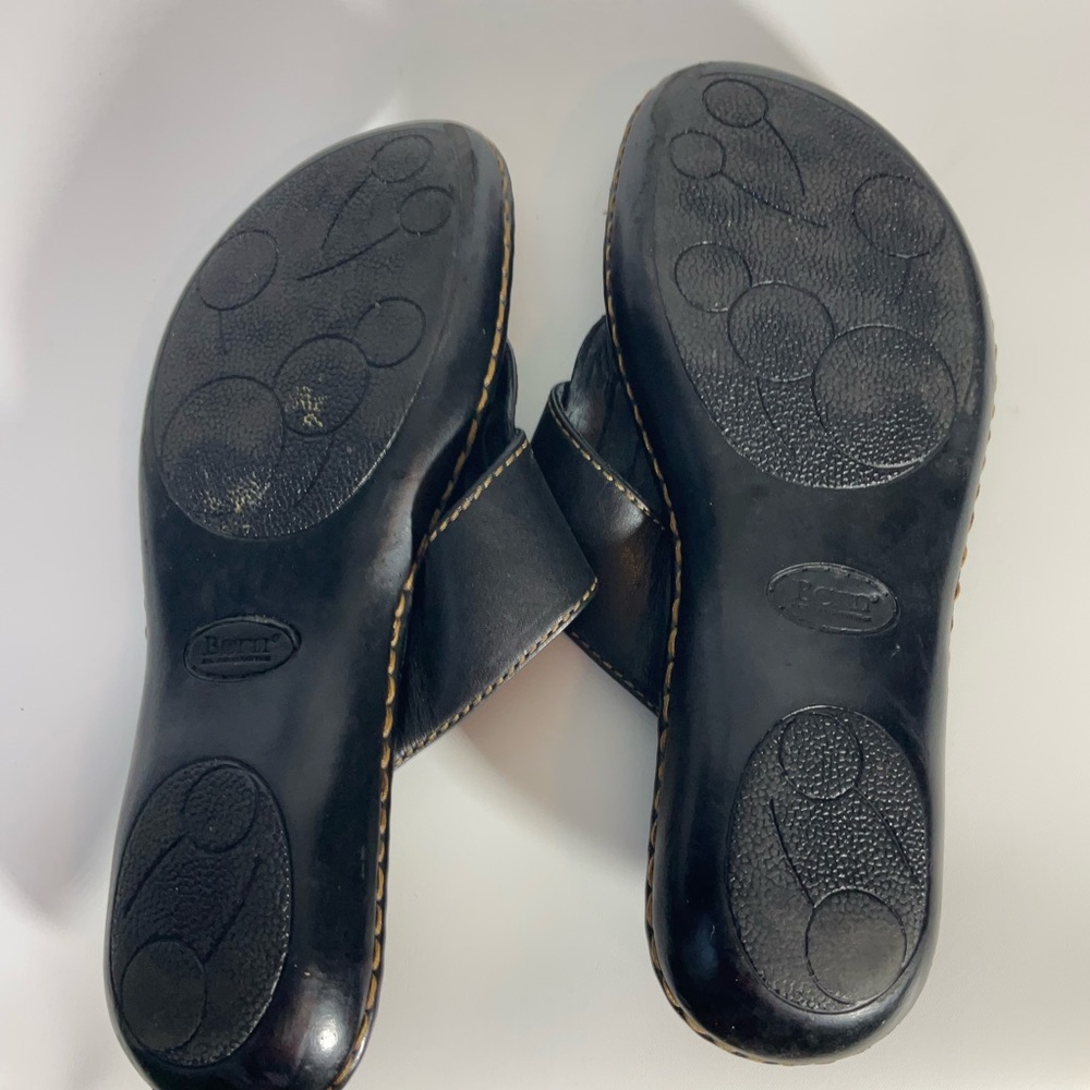 Born Black Leather Between Toe Sandals Gently Used & In Great Condition; Size 8 - Picture 15 of 15